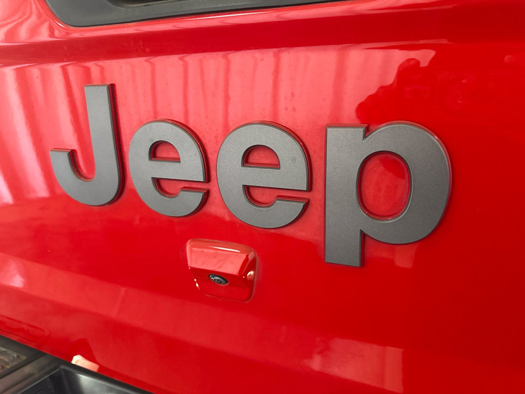 Thumbnail: 2021 Jeep Gladiator - 22