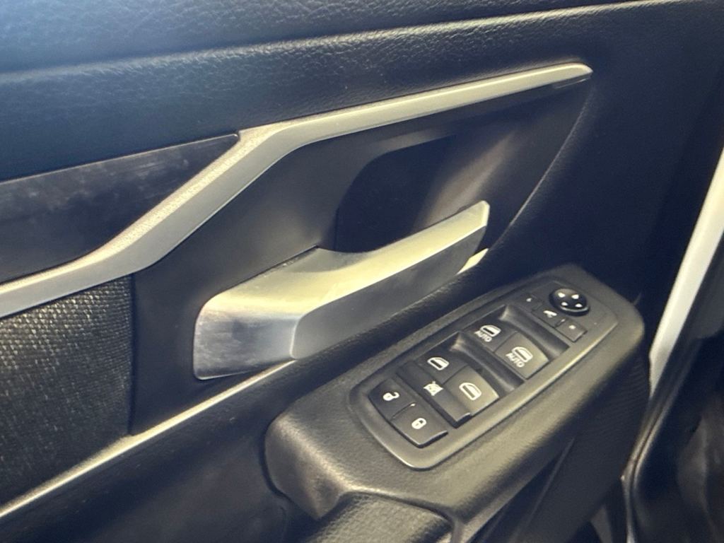 Thumbnail: 2020 RAM 1500 - 21