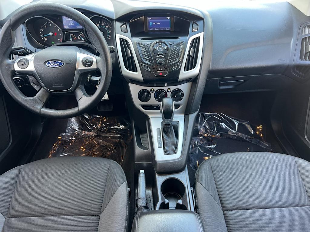 2014 Ford Focus SE 2