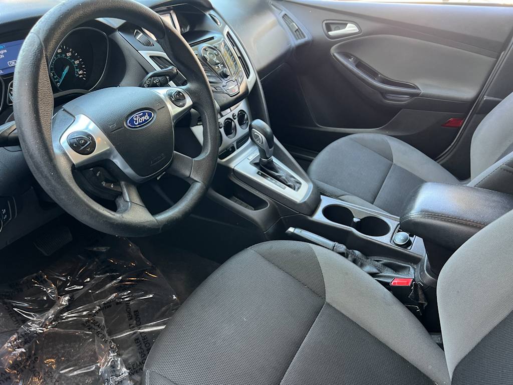2014 Ford Focus SE 9