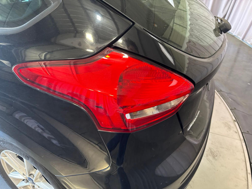 Thumbnail: 2018 Ford Focus - 18