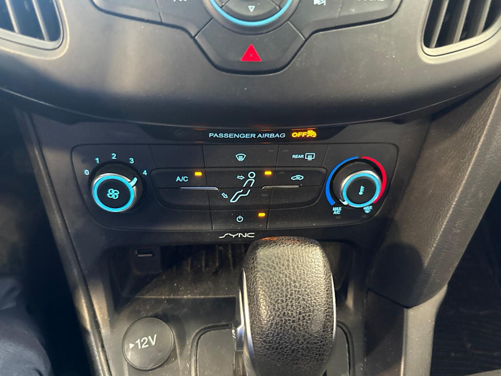 Thumbnail: 2018 Ford Focus - 30