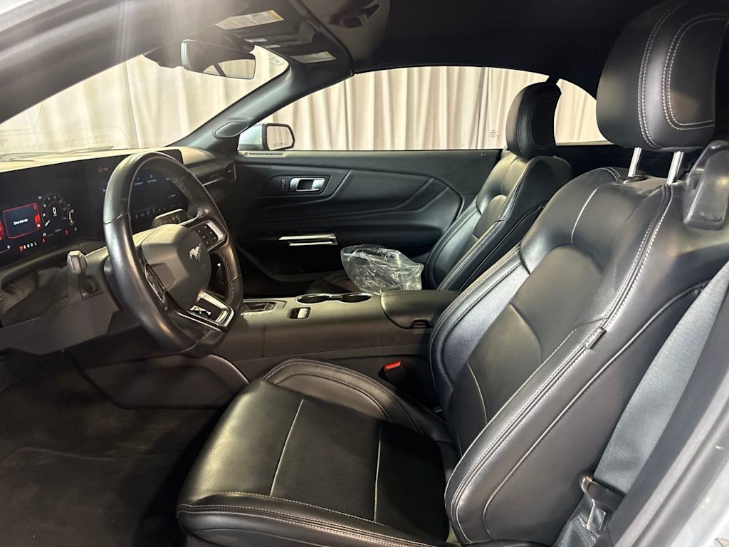 Thumbnail: 2025 Ford Mustang - 10