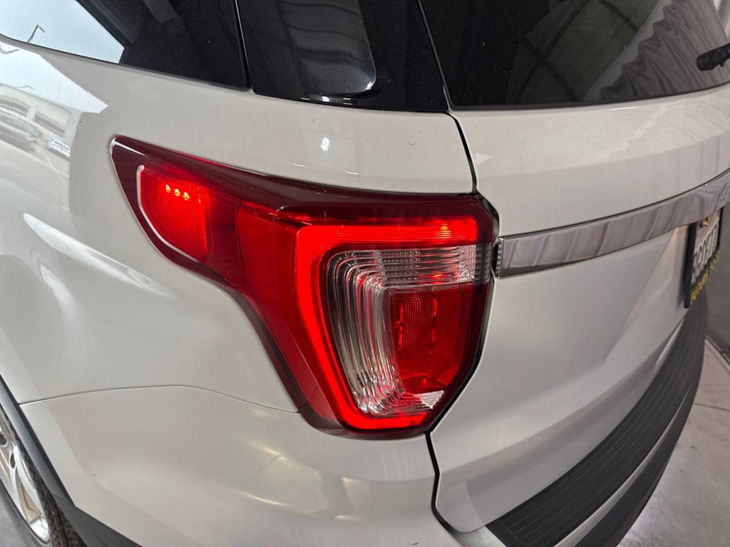 Thumbnail: 2018 Ford Explorer - 17