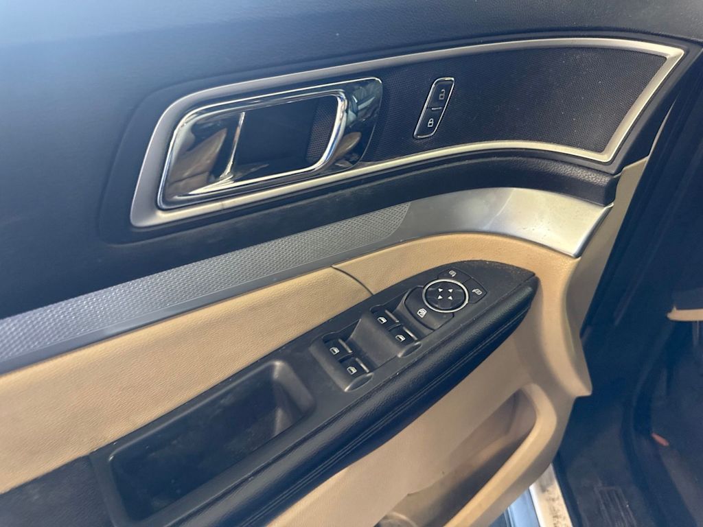 Thumbnail: 2017 Ford Explorer - 18