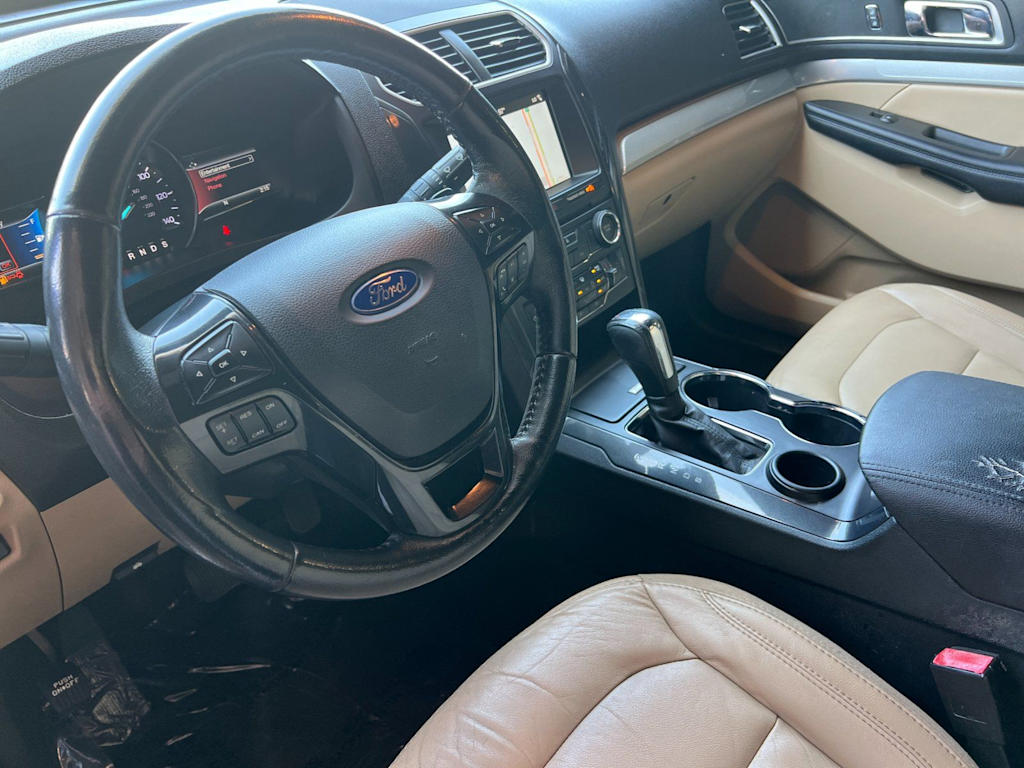 Thumbnail: 2017 Ford Explorer - 9
