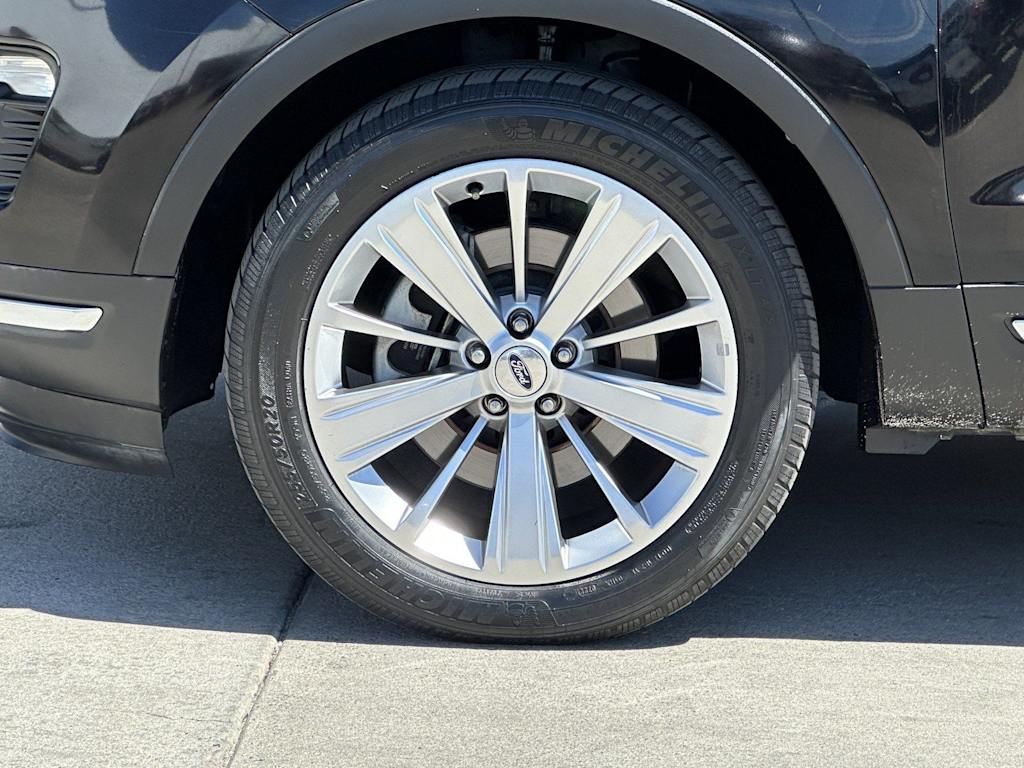 Thumbnail: 2019 Ford Explorer - 8