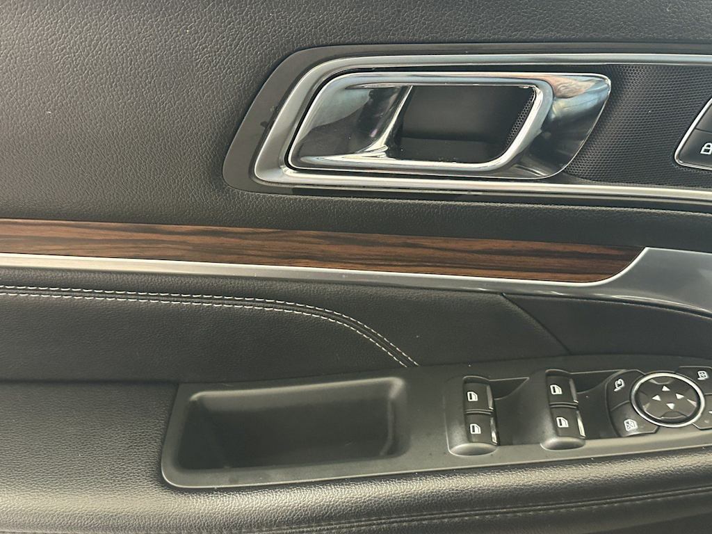 Thumbnail: 2019 Ford Explorer - 23