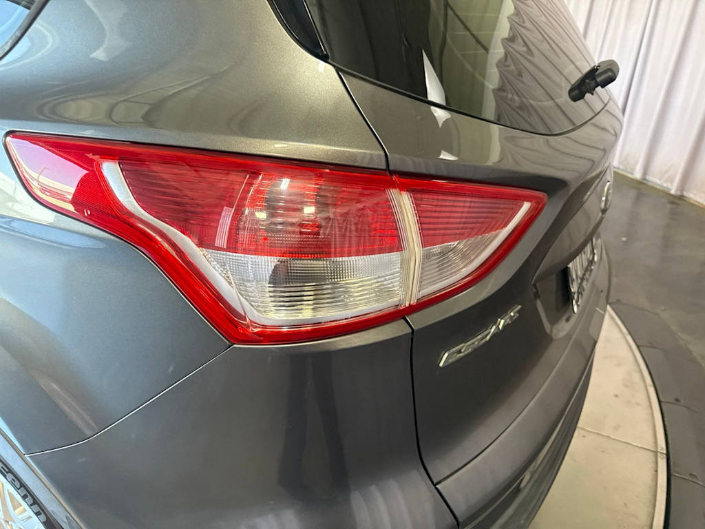 Thumbnail: 2013 Ford Escape - 18