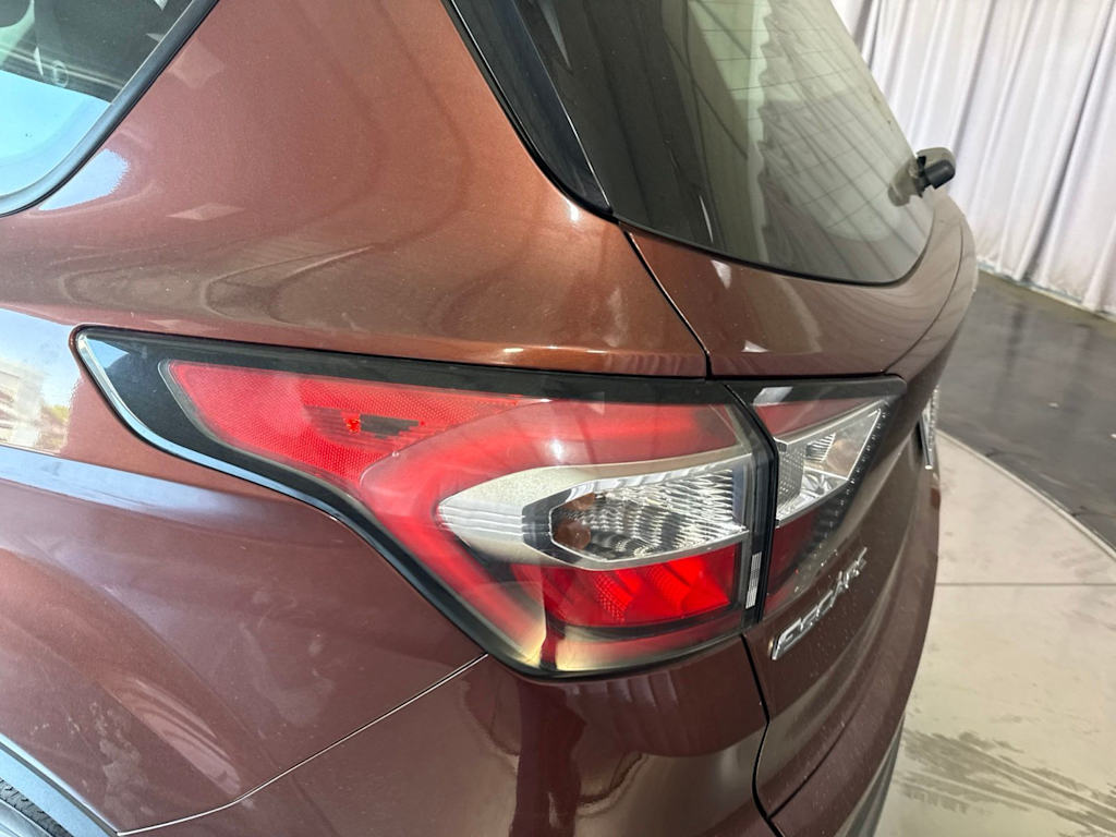 Thumbnail: 2018 Ford Escape - 15