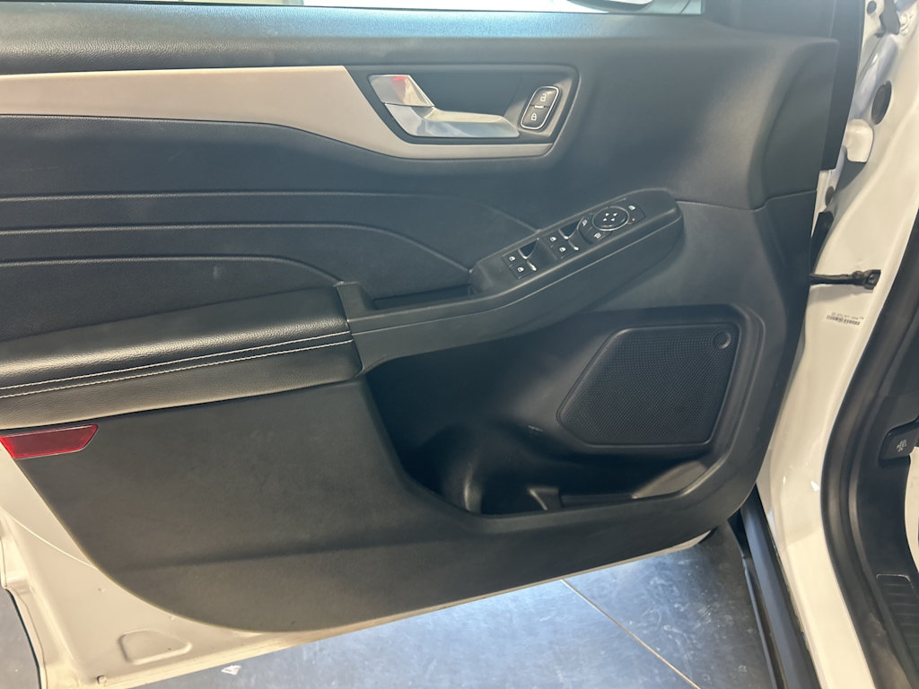 Thumbnail: 2021 Ford Escape - 25