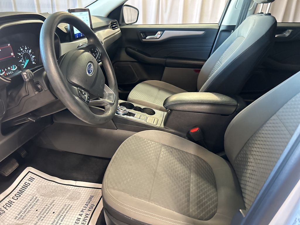 Thumbnail: 2021 Ford Escape - 8