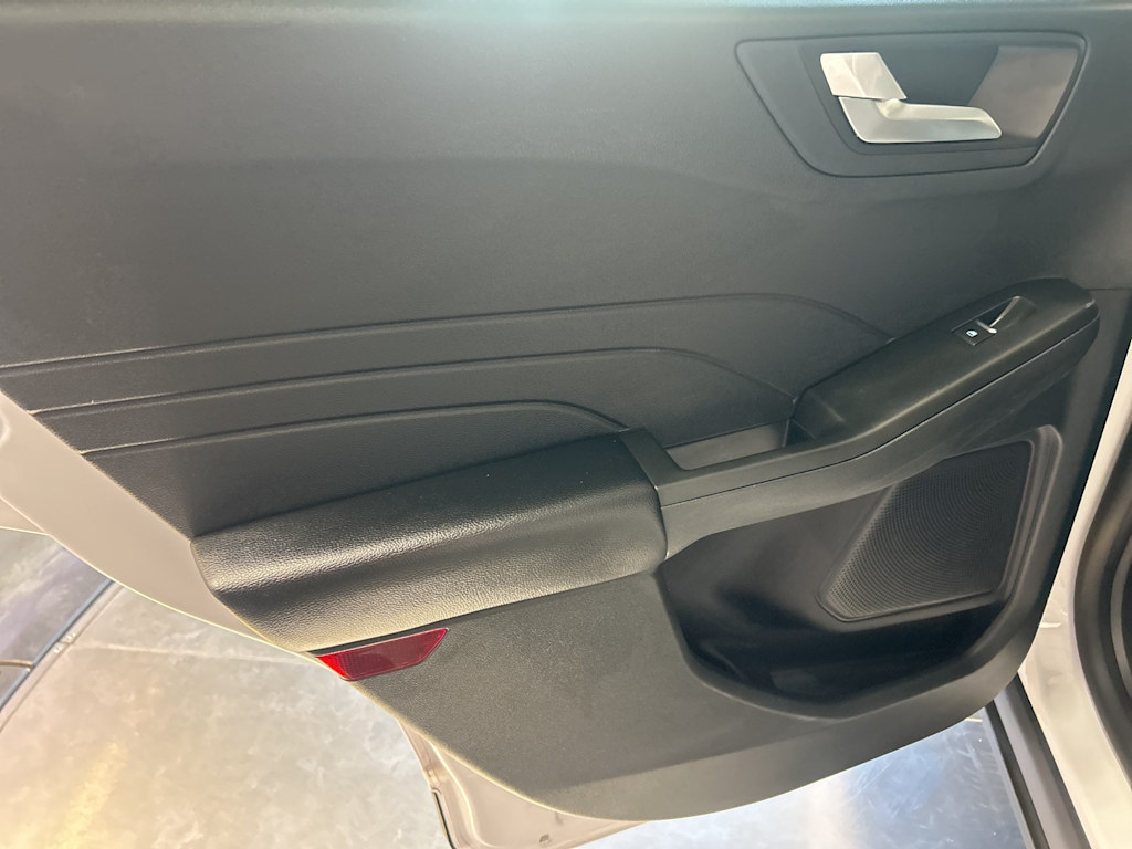 Thumbnail: 2021 Ford Escape - 22