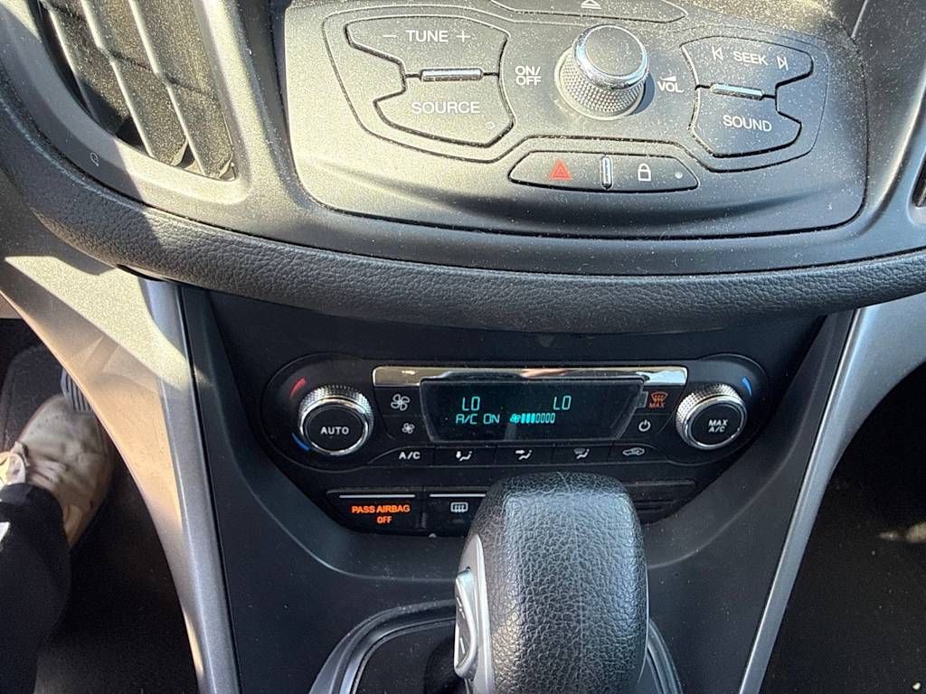 Thumbnail: 2015 Ford Escape - 27