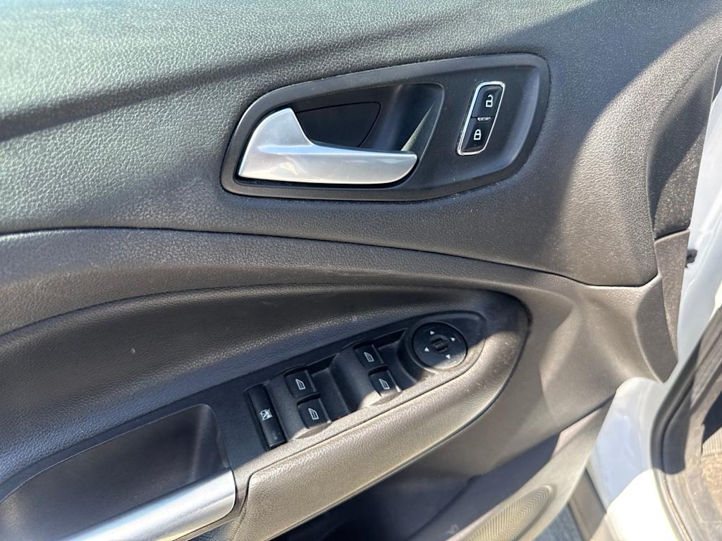 Thumbnail: 2015 Ford Escape - 22