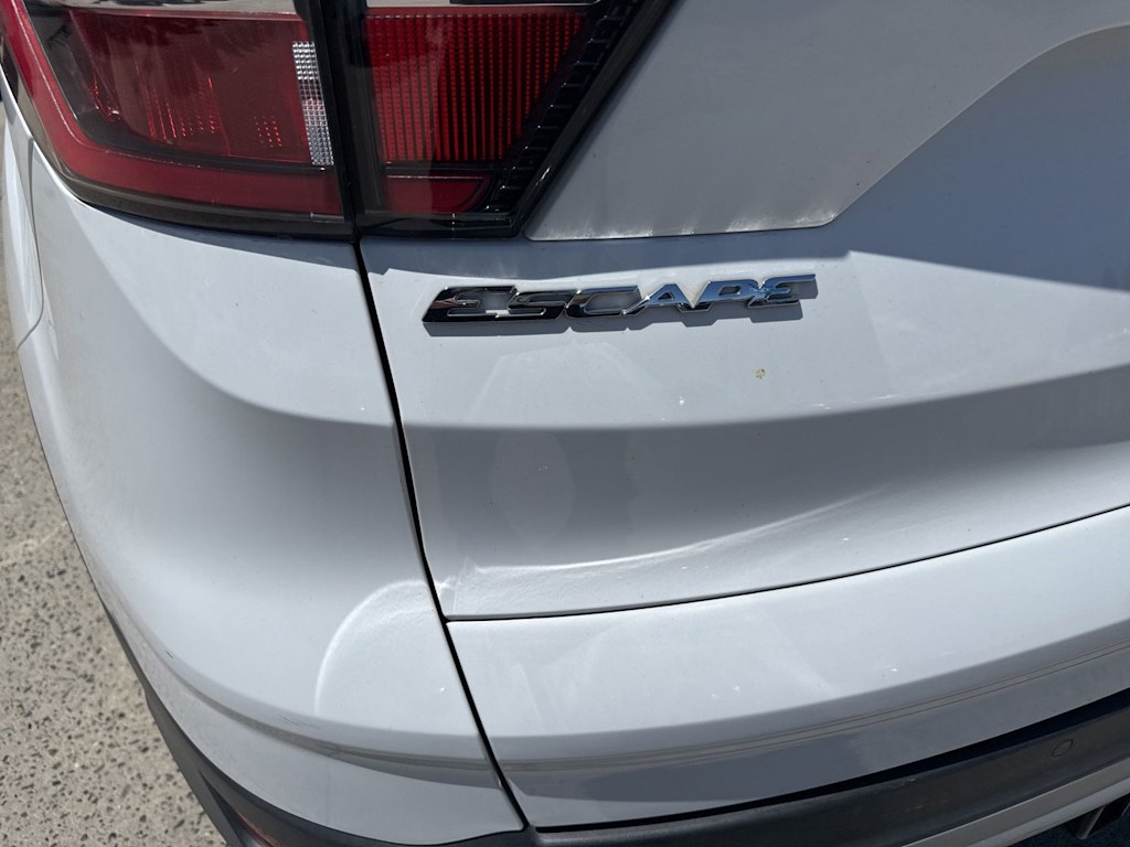 Thumbnail: 2017 Ford Escape - 6