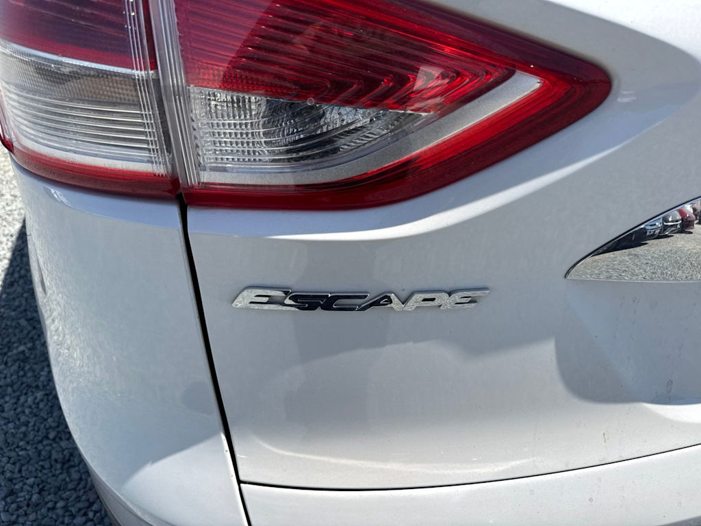Thumbnail: 2013 Ford Escape - 19