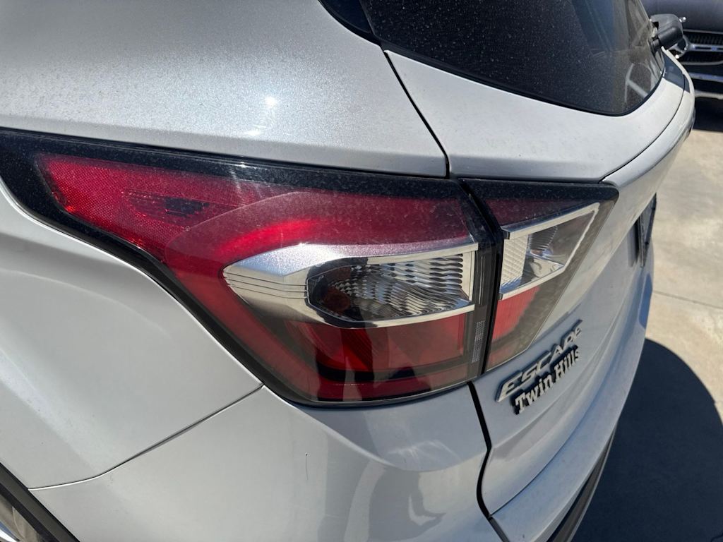Thumbnail: 2017 Ford Escape - 17