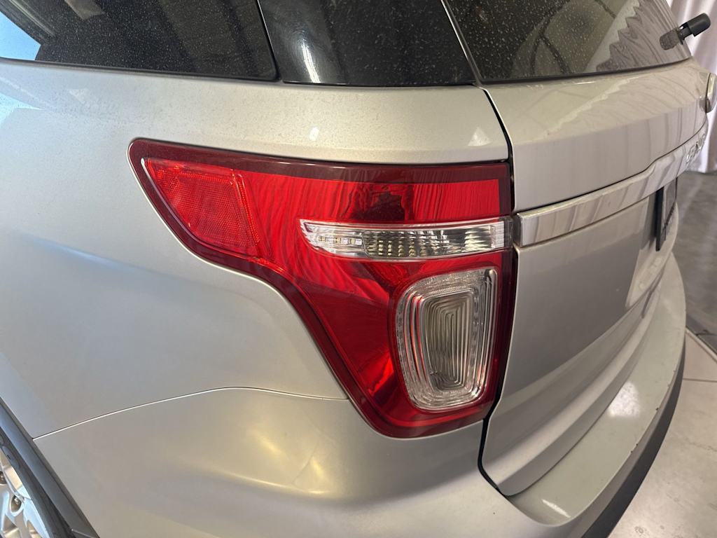 Thumbnail: 2012 Ford Explorer - 18
