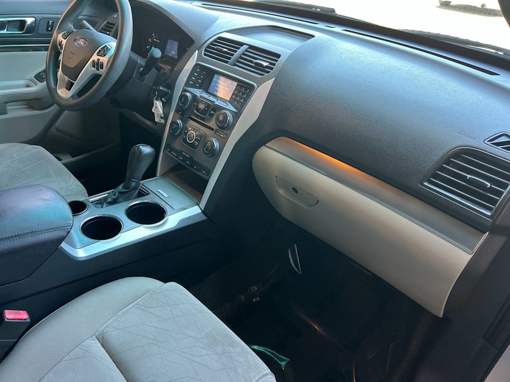 Thumbnail: 2012 Ford Explorer - 13