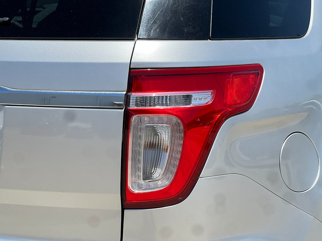 Thumbnail: 2012 Ford Explorer - 7
