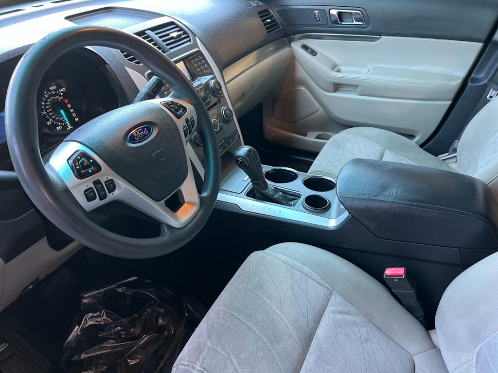 Thumbnail: 2012 Ford Explorer - 9