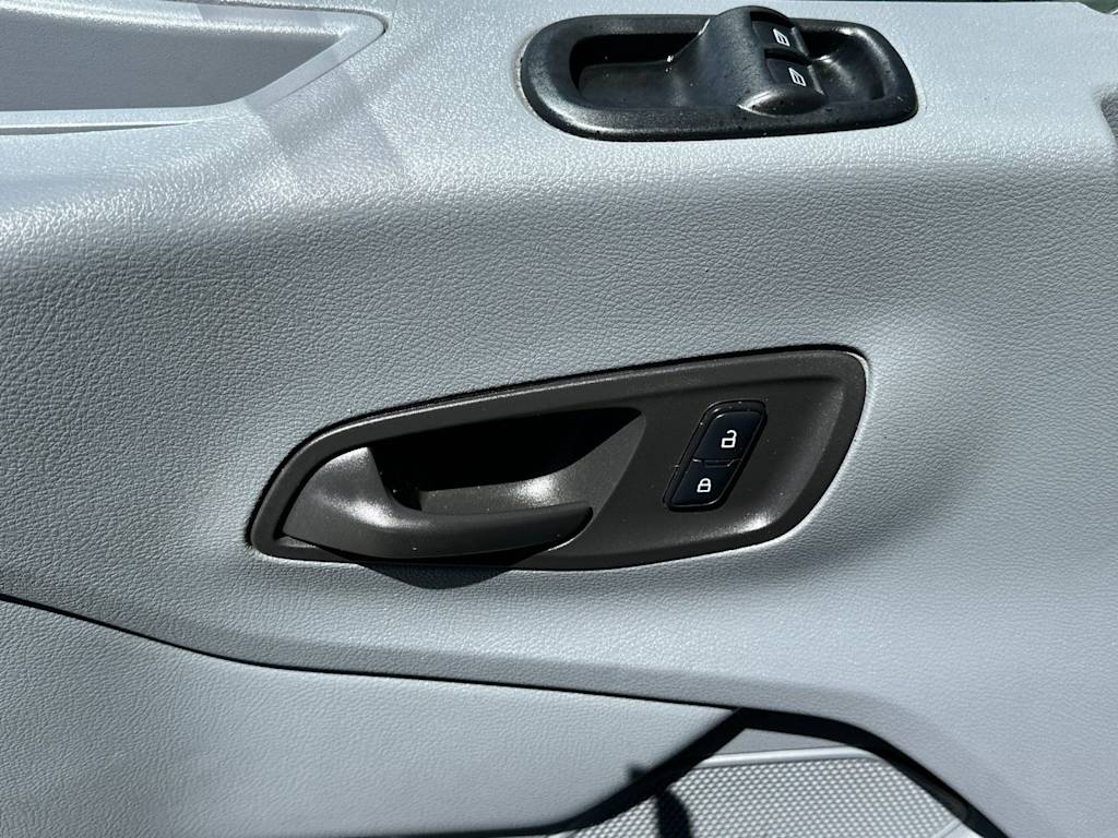Thumbnail: 2017 Ford Transit Series - 23