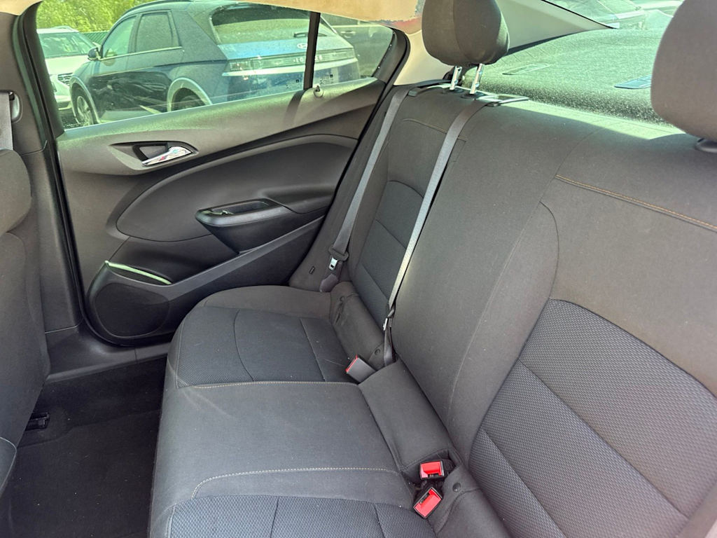 Thumbnail: 2016 Chevrolet Cruze - 9