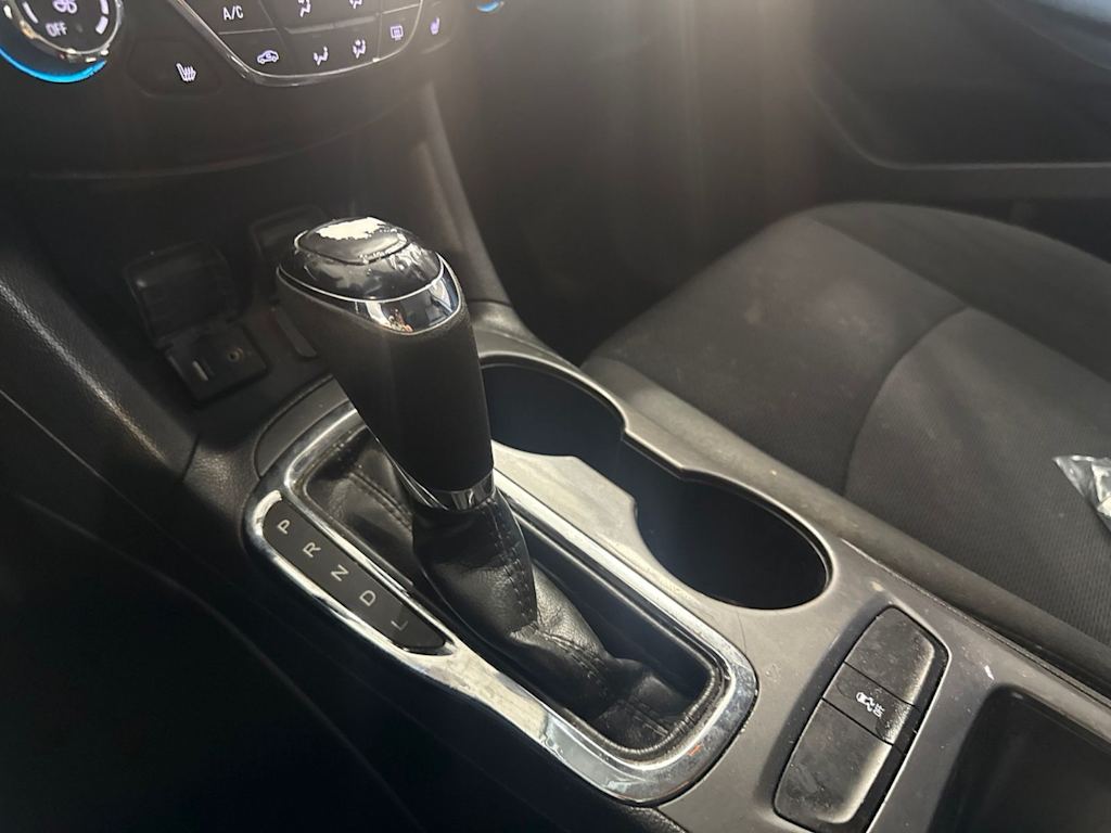 Thumbnail: 2018 Chevrolet Cruze - 12