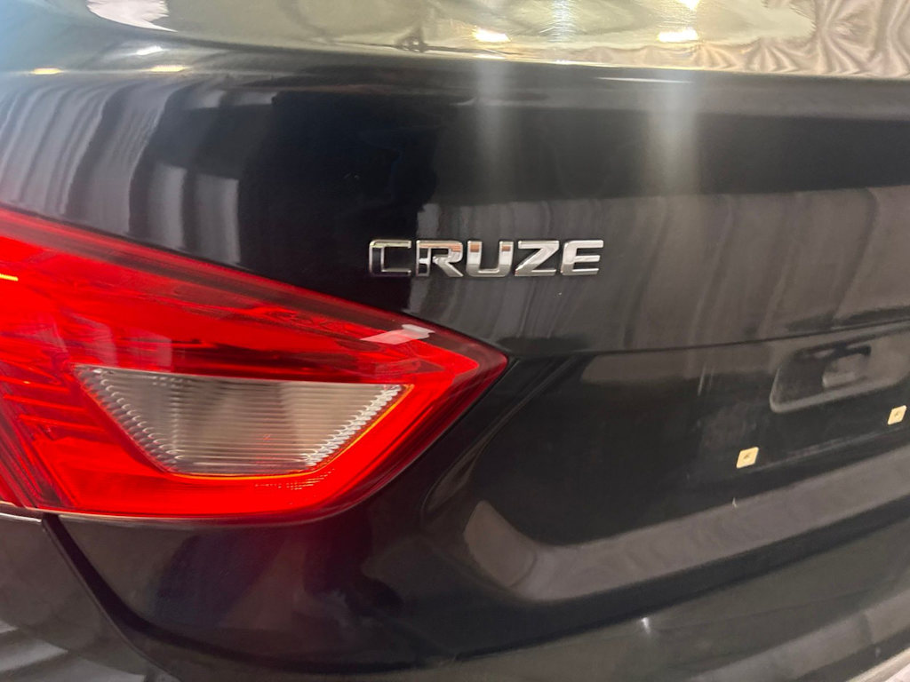 Thumbnail: 2018 Chevrolet Cruze - 20