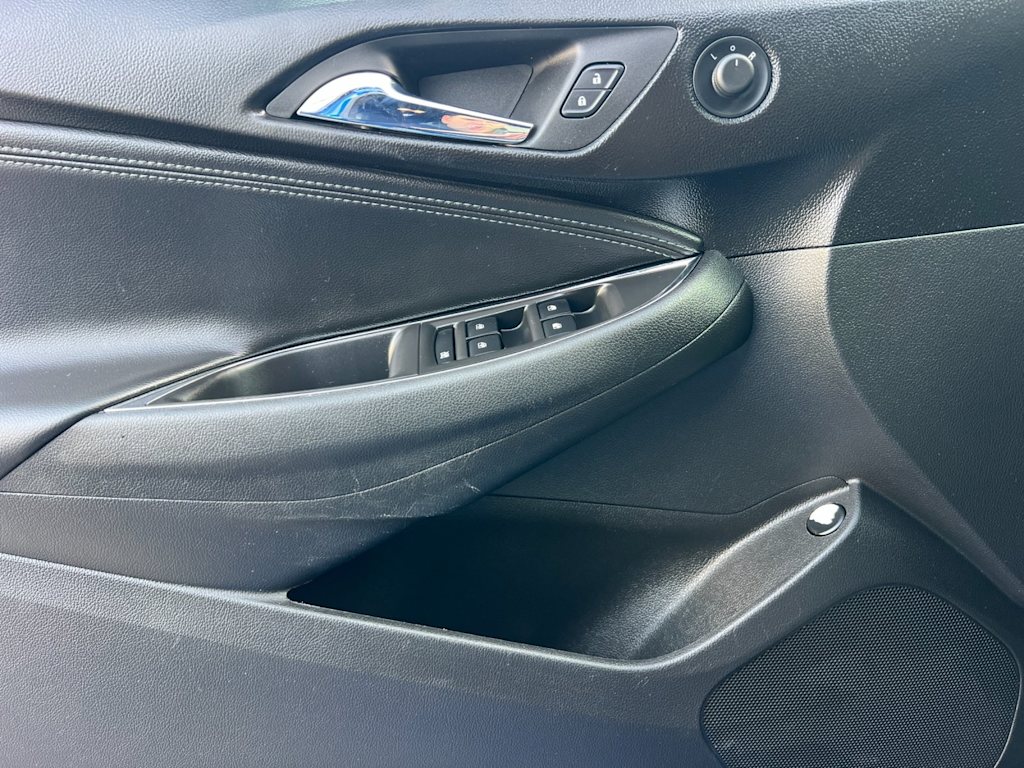 Thumbnail: 2017 Chevrolet Cruze - 22