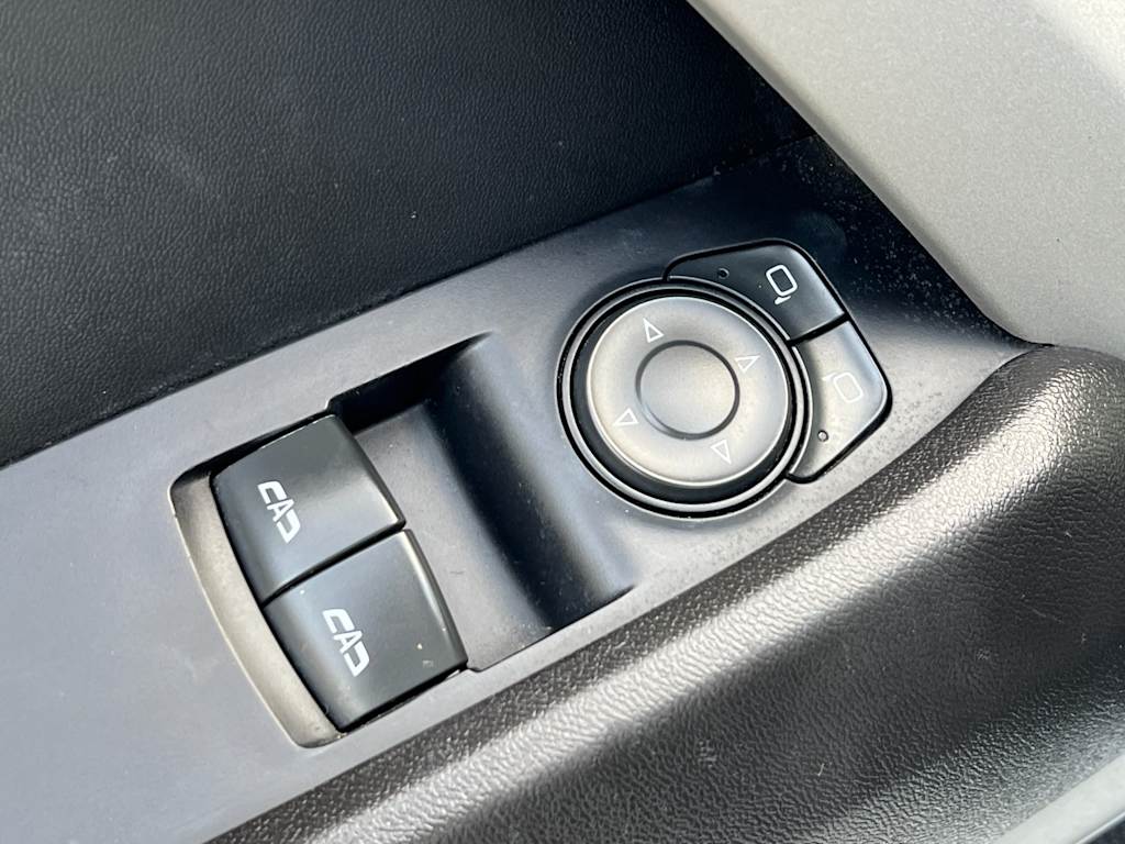 Thumbnail: 2020 Chevrolet Camaro - 23