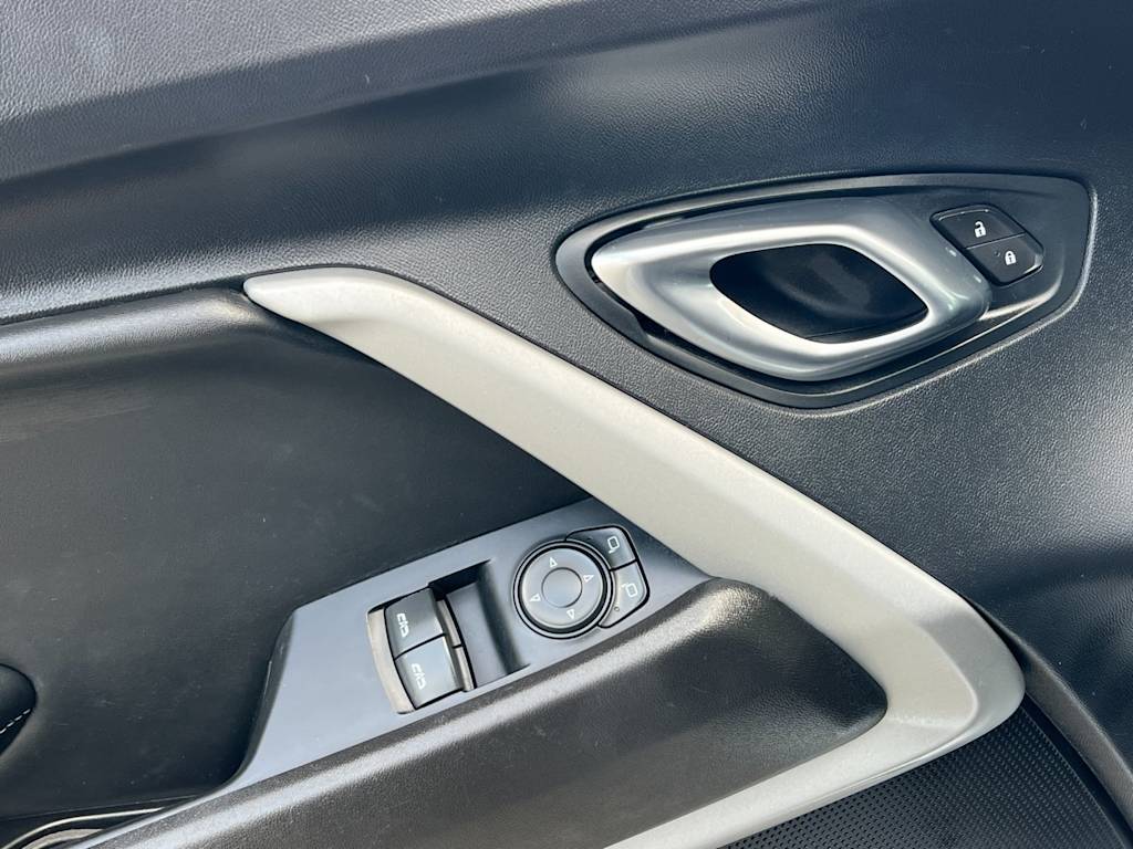 Thumbnail: 2020 Chevrolet Camaro - 22