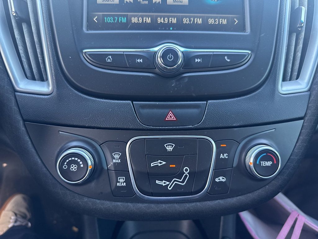 Thumbnail: 2017 Chevrolet Malibu - 26