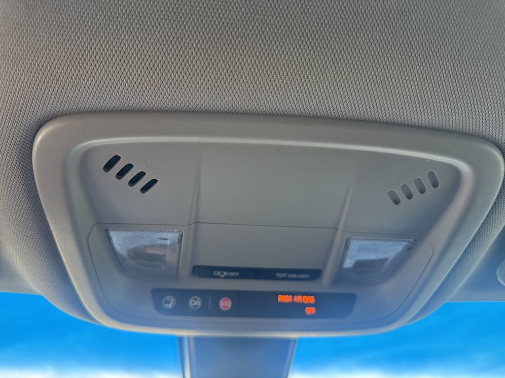 Thumbnail: 2017 Chevrolet Malibu - 24