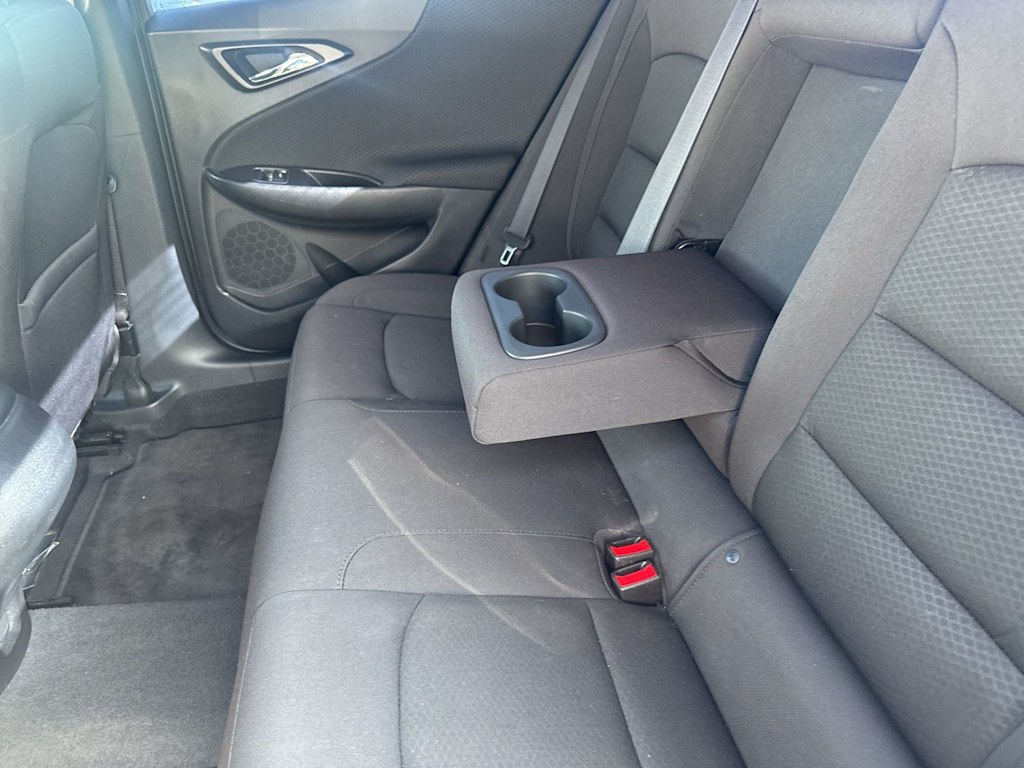 Thumbnail: 2017 Chevrolet Malibu - 20