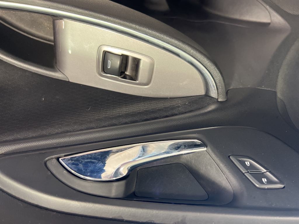 Thumbnail: 2018 Chevrolet Malibu - 15