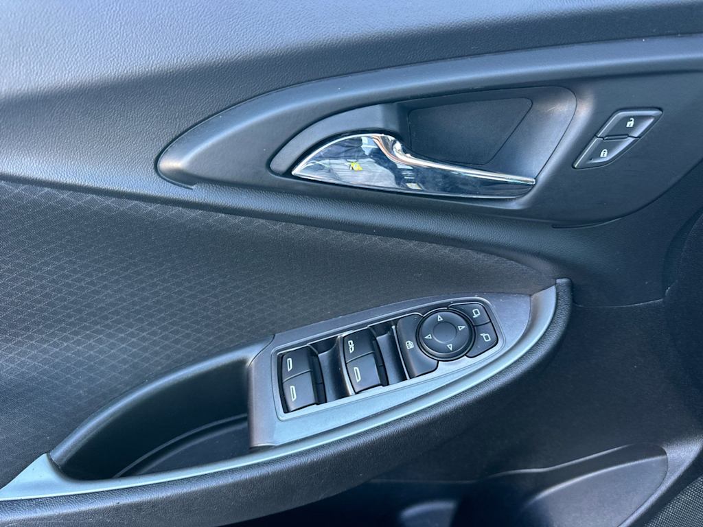 Thumbnail: 2023 Chevrolet Malibu - 22
