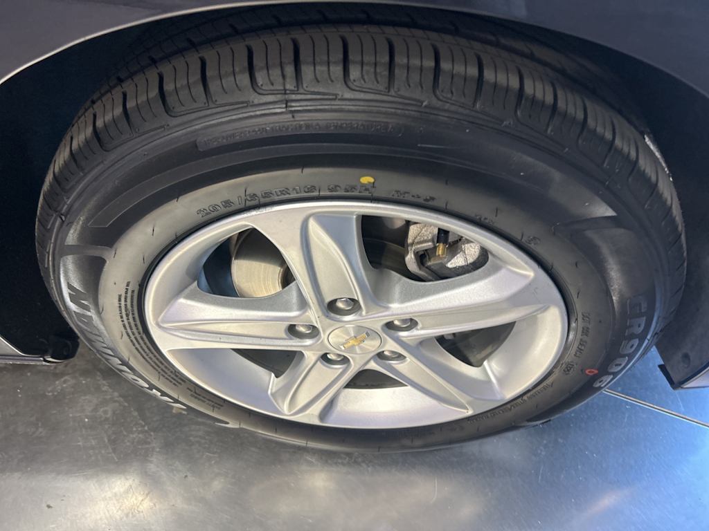 Thumbnail: 2023 Chevrolet Malibu - 5