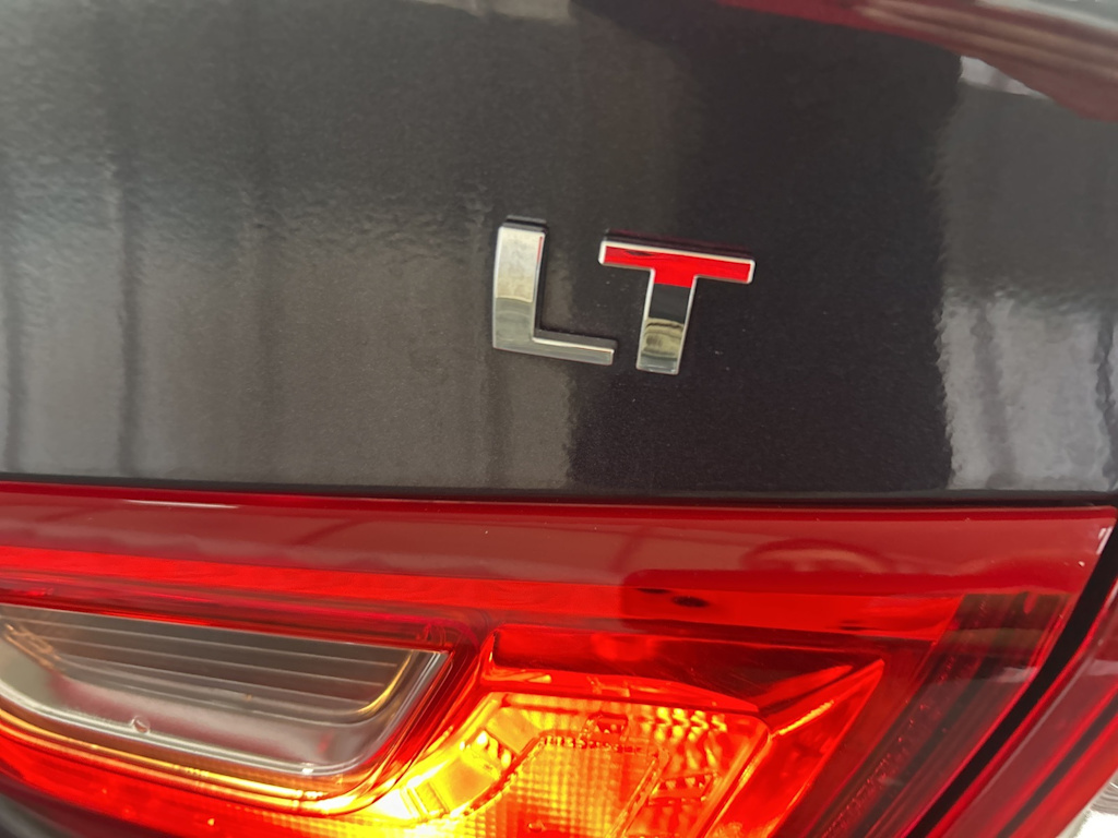 Thumbnail: 2023 Chevrolet Malibu - 19