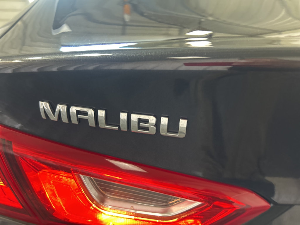 Thumbnail: 2023 Chevrolet Malibu - 21