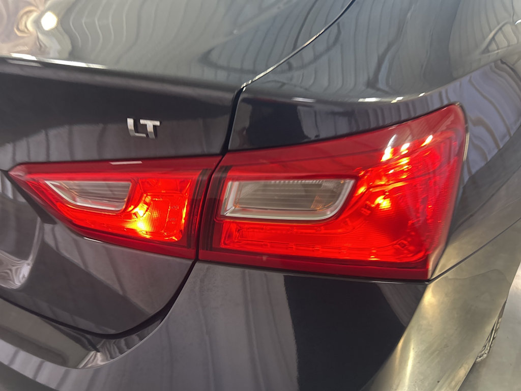 Thumbnail: 2023 Chevrolet Malibu - 18