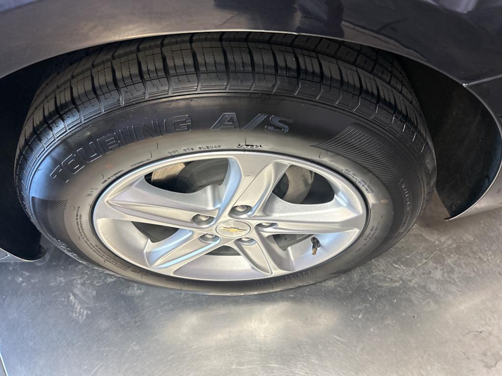 Thumbnail: 2023 Chevrolet Malibu - 23