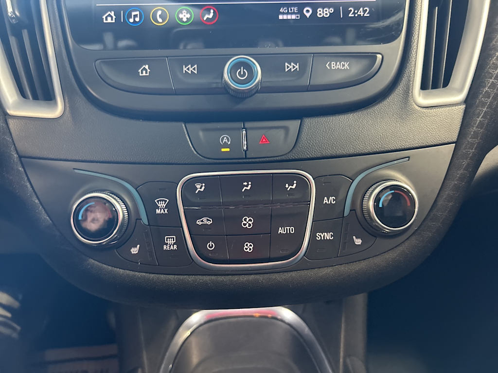 Thumbnail: 2023 Chevrolet Malibu - 30