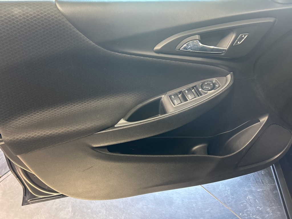 Thumbnail: 2023 Chevrolet Malibu - 29