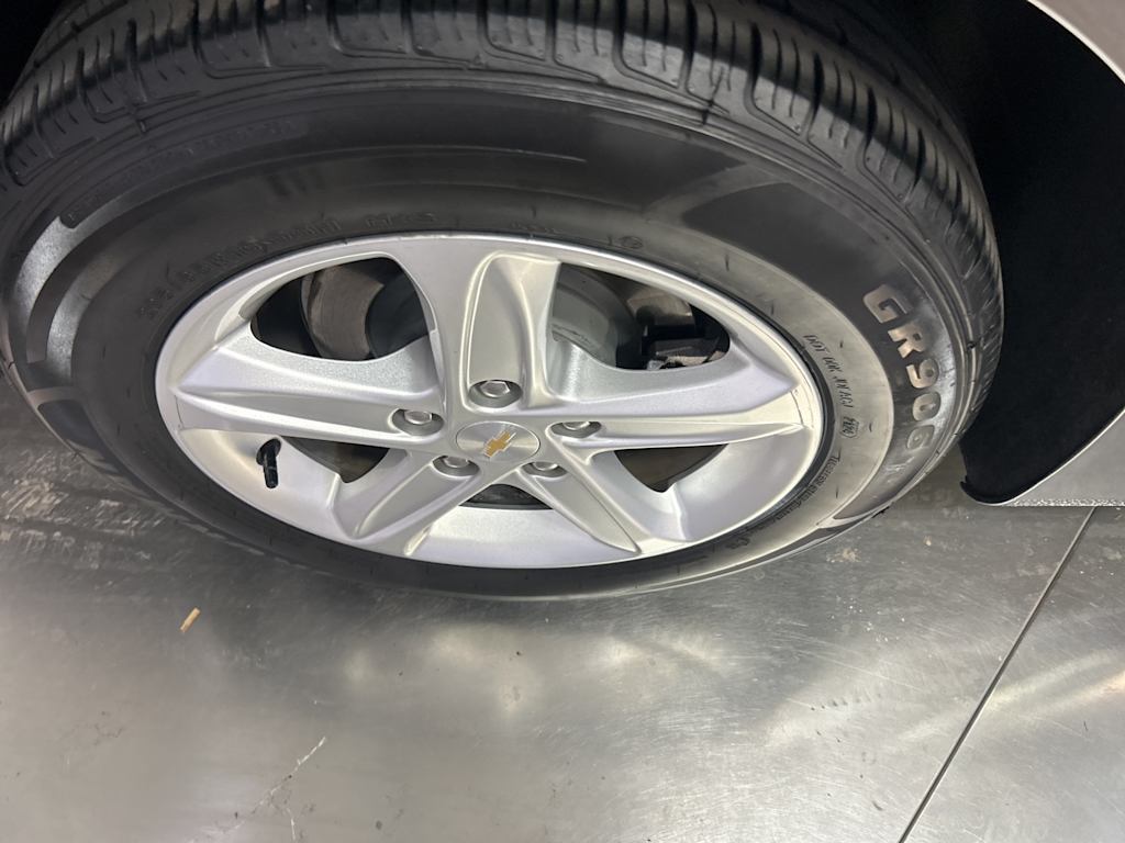 Thumbnail: 2023 Chevrolet Malibu - 16