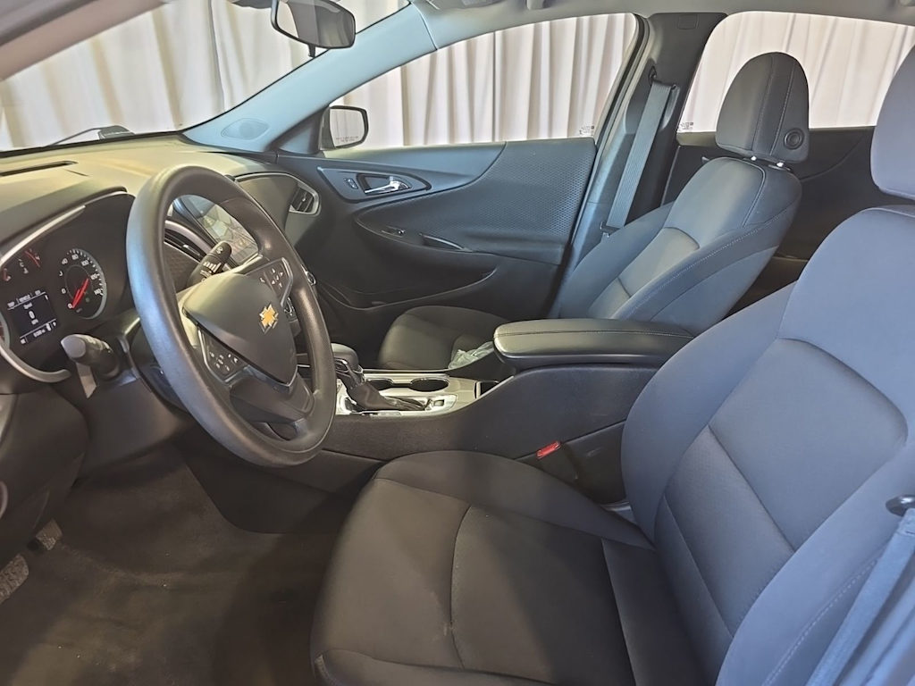 Thumbnail: 2024 Chevrolet Malibu - 9
