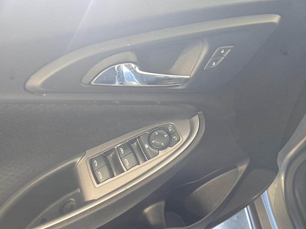 Thumbnail: 2024 Chevrolet Malibu - 25