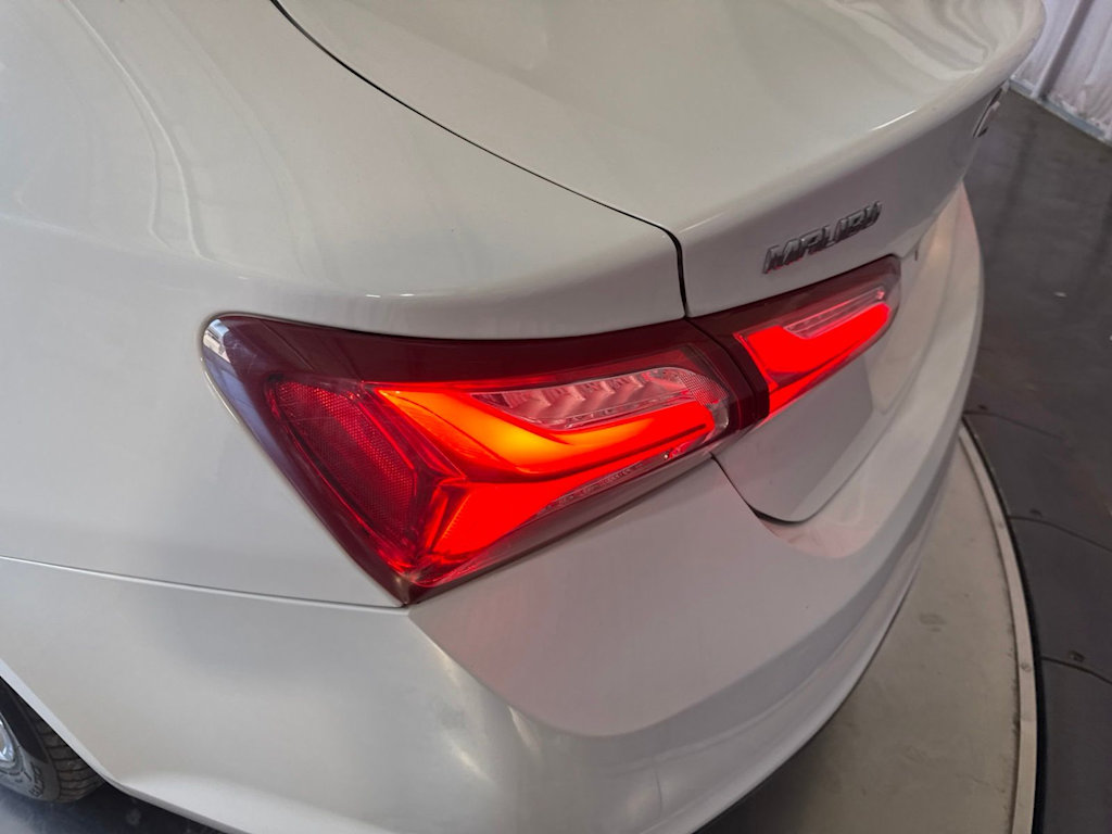 Thumbnail: 2019 Chevrolet Malibu - 19
