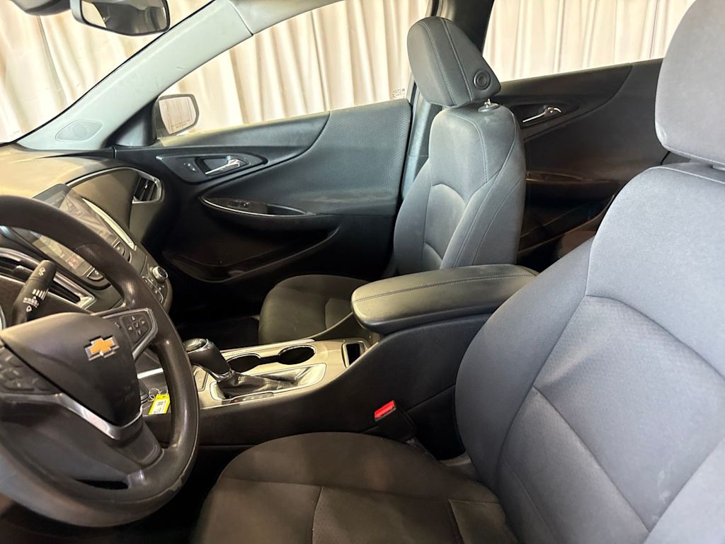 Thumbnail: 2019 Chevrolet Malibu - 8